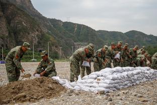 费尔德单场砍下30+10助攻+0失误 本赛季首人